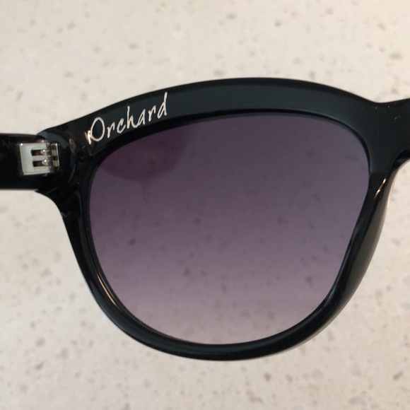 EUC Elizabeth and James Orchard Sunglasses - Picture 6 of 8